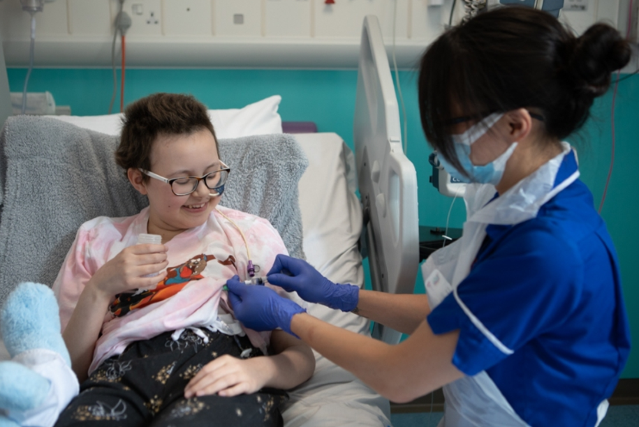 اولین استفاده از سلول های دستورزی شده ژنتیکی برای درمان لوکمی غیر قابل درمان در جهان